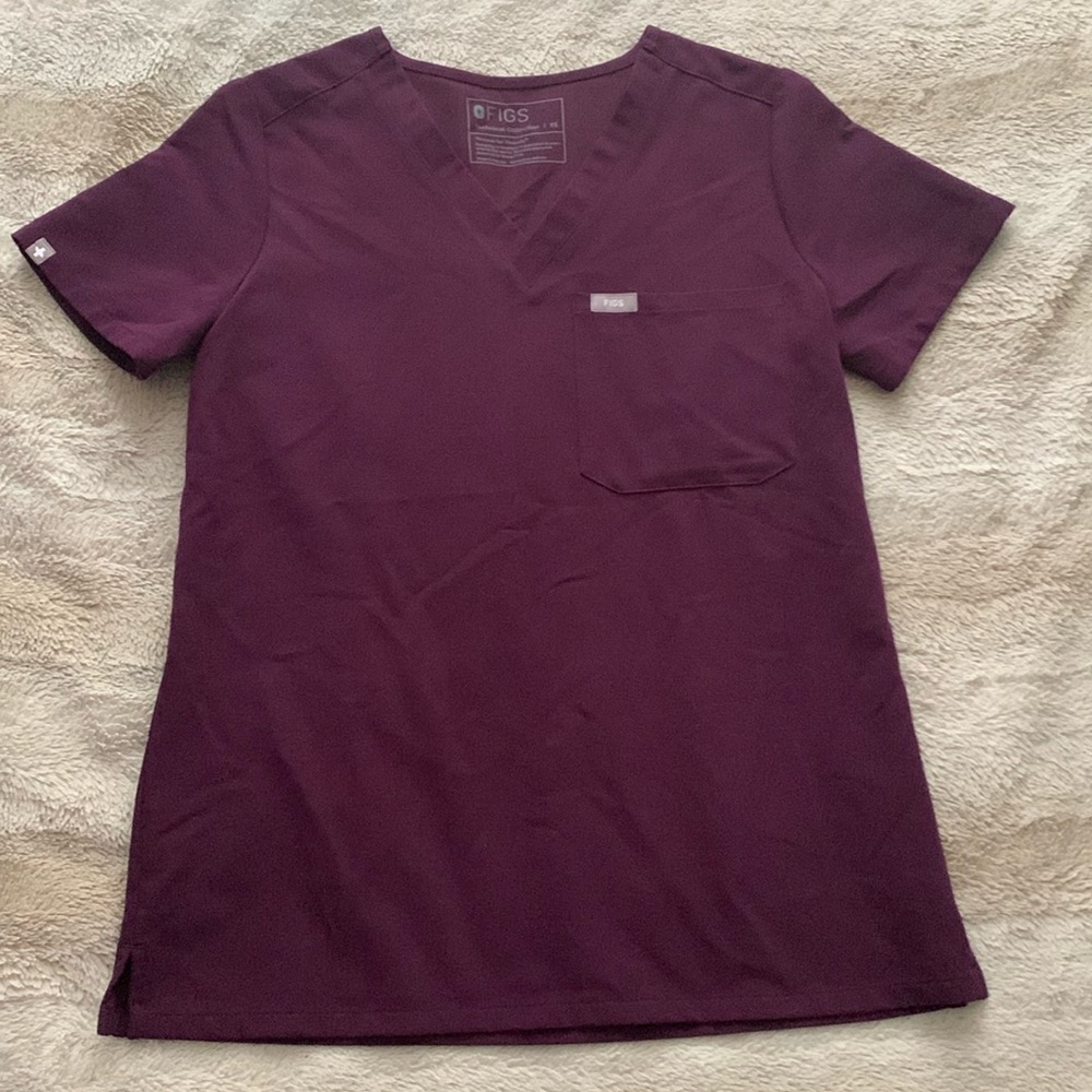Figs scrub top